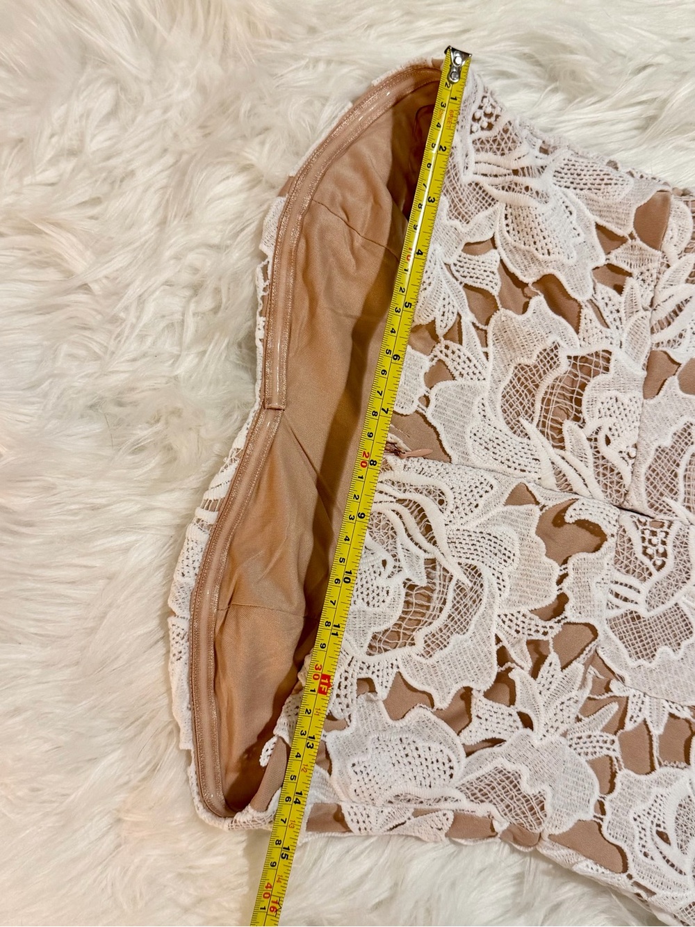 Showpo Lace To Lace Strapless White Lace Midi Dress NWT Size 6 - Picture 12 of 16